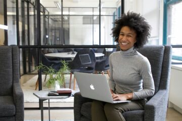 Was Frauen im Beruf wichtig ist und wie sie ihre Jobchancen erhöhen